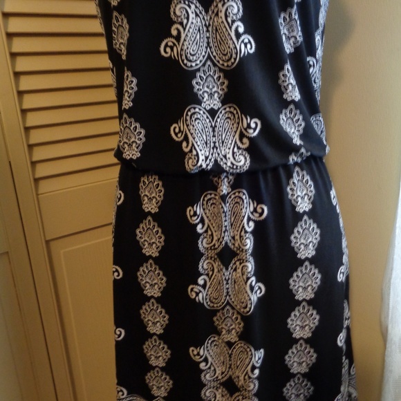 WHBM RUFFLE DETAIL SLEEVELESS DRESS - Picture 3 of 5